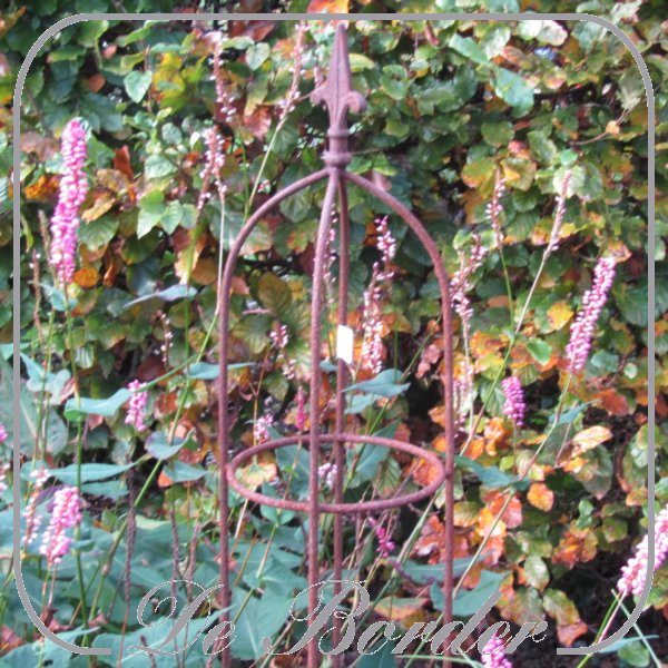 IJzeren Trellis obelisk 851