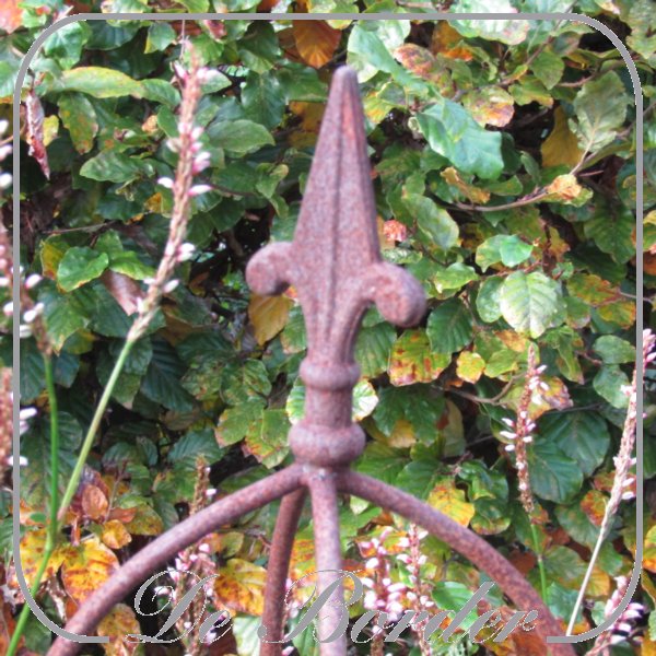 IJzeren Trellis obelisk 851